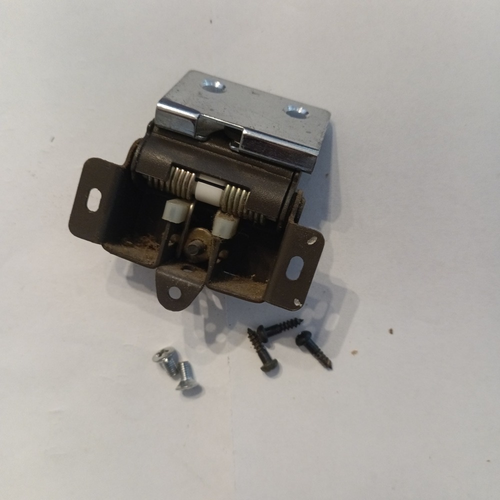 Pioneer PL-12D Turntable Dust Cover Hinge Mounting Screws OEM Replacement gc